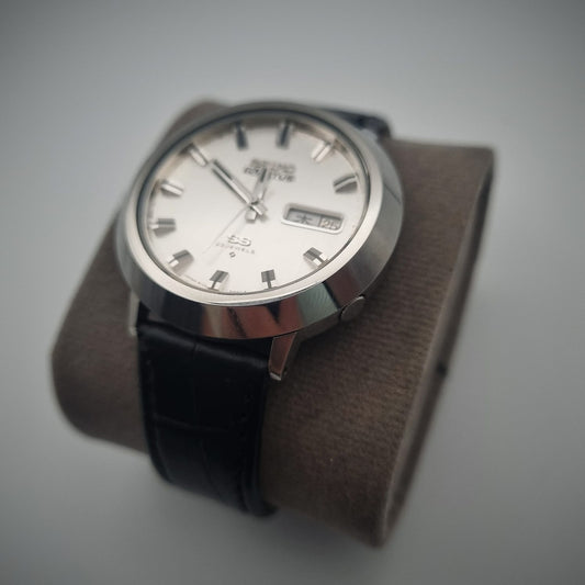 Seiko 5 Actus SS 6106-8750 Circle Silver Sunburst Dial