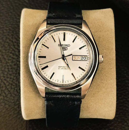 Seiko 5 Automatic 7S26-0440 Silver Sunburst Dial