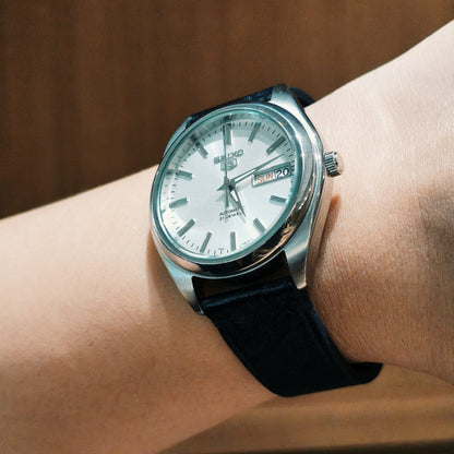 Seiko 5 Automatic 7S26-0440 Silver Sunburst Dial