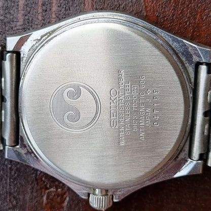 Seiko Chronos Quartz 5H23-7D20 Silver Sunburst Dial