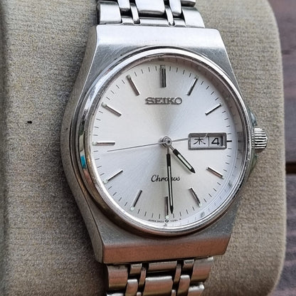 Seiko Chronos Quartz 5H23-7D20 Silver Sunburst Dial