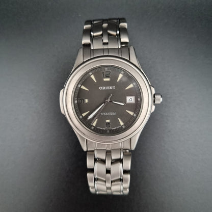 𝑶𝒓𝒊𝒆𝒏𝒕 𝑻𝒊𝒕𝒂𝒏𝒊𝒖𝒎 𝑸𝒖𝒂𝒓𝒕𝒛 𝑼𝑵5𝒁-𝑪𝑶𝑪𝑨 𝑫𝒂𝒓𝒌 𝑮𝒓𝒆𝒚 𝑫𝒊𝒂𝒍