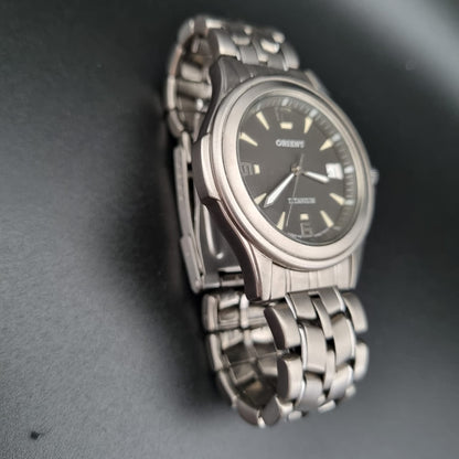 𝑶𝒓𝒊𝒆𝒏𝒕 𝑻𝒊𝒕𝒂𝒏𝒊𝒖𝒎 𝑸𝒖𝒂𝒓𝒕𝒛 𝑼𝑵5𝒁-𝑪𝑶𝑪𝑨 𝑫𝒂𝒓𝒌 𝑮𝒓𝒆𝒚 𝑫𝒊𝒂𝒍