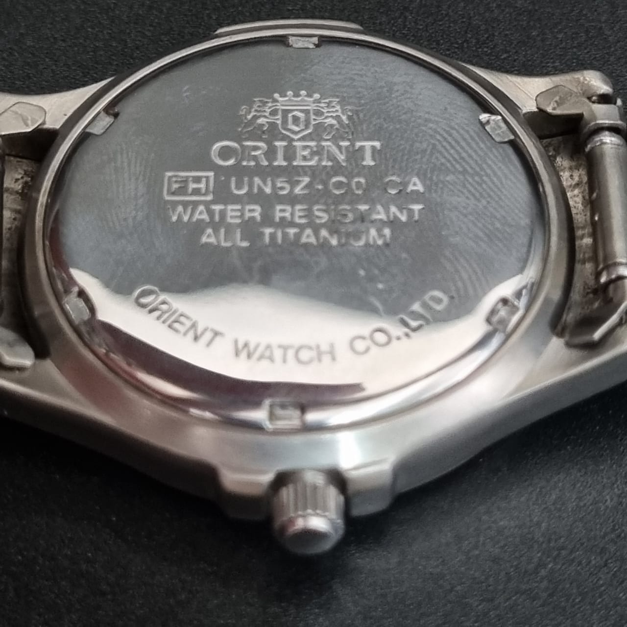 𝑶𝒓𝒊𝒆𝒏𝒕 𝑻𝒊𝒕𝒂𝒏𝒊𝒖𝒎 𝑸𝒖𝒂𝒓𝒕𝒛 𝑼𝑵5𝒁-𝑪𝑶𝑪𝑨 𝑫𝒂𝒓𝒌 𝑮𝒓𝒆𝒚 𝑫𝒊𝒂𝒍