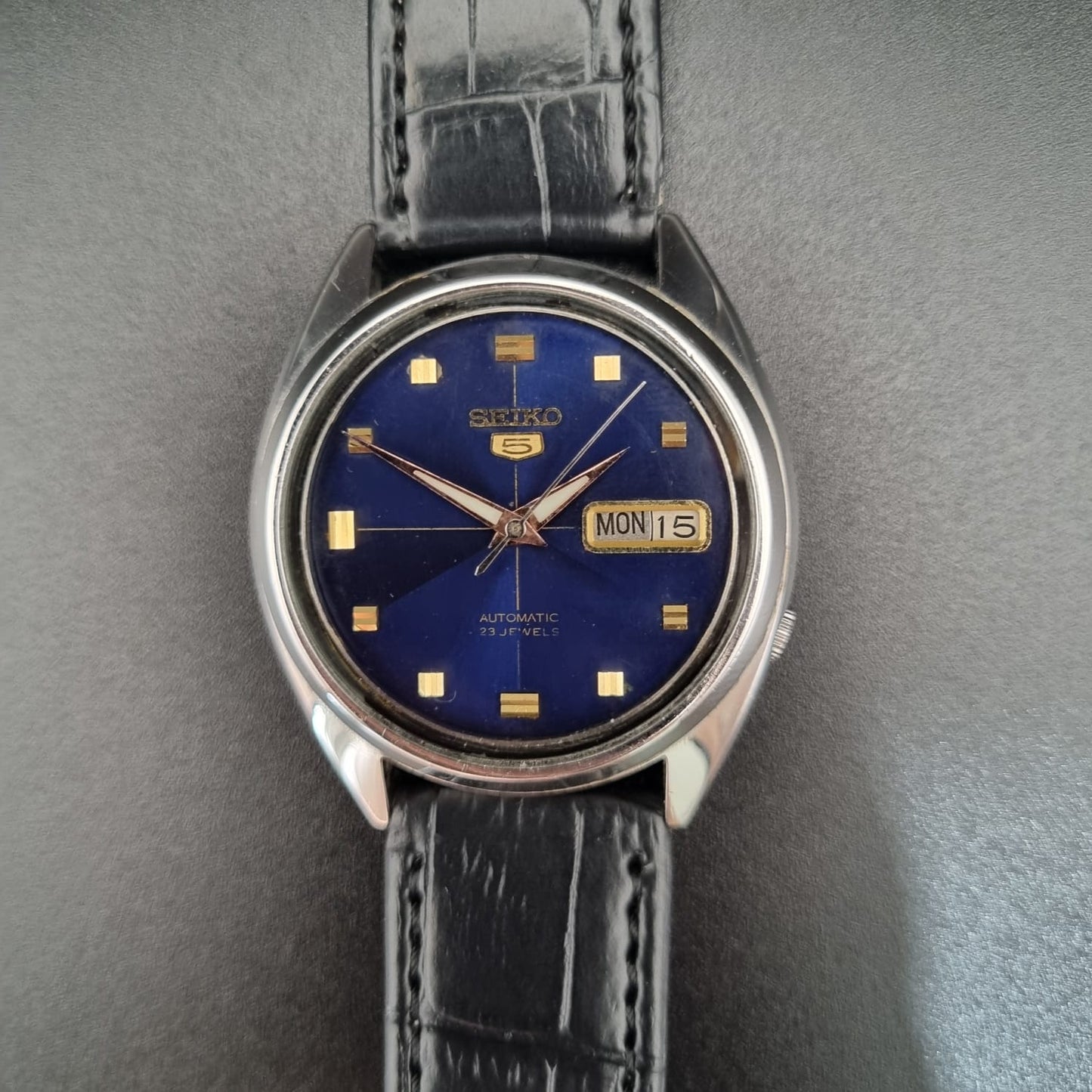 Seiko 5 Automatic 7009-3040 Navy Gradient Dial