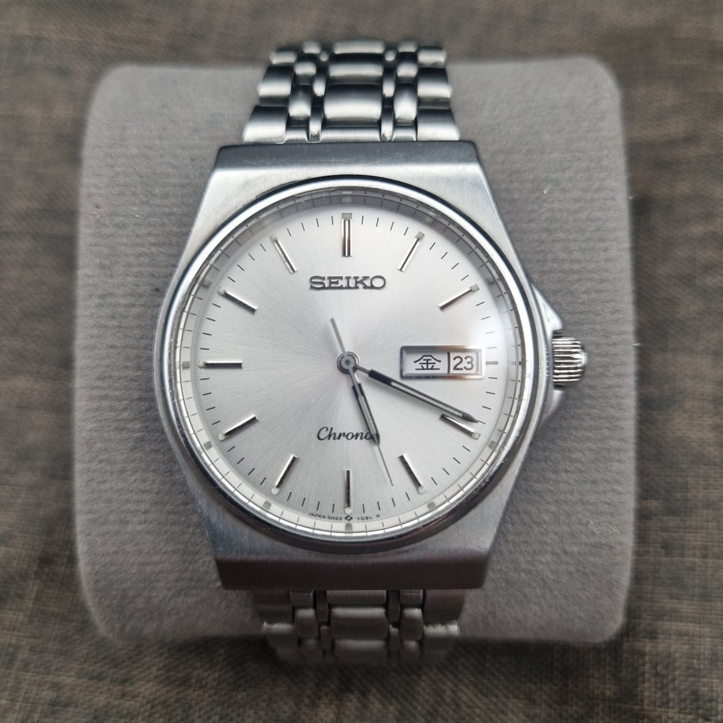 Seiko Chronos Quartz 5H23-7D20 Silver Sunburst Dial