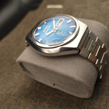 Seiko 5 Actus SS 6106-8760 Cyan Aqua Blue Sunburst Dial