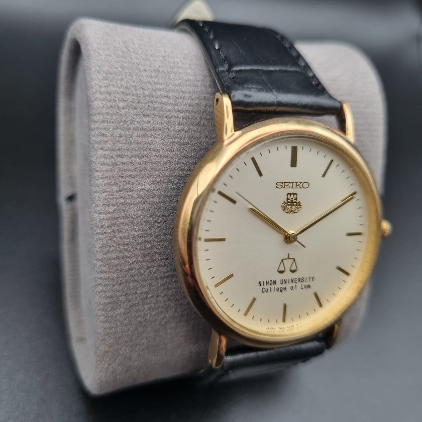 Seiko Nihon University College of Law Quartz 7N22-8A20 Gold Plate