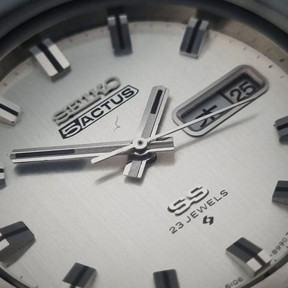 Seiko 5 Actus SS 6106-8750 Circle Silver Sunburst Dial