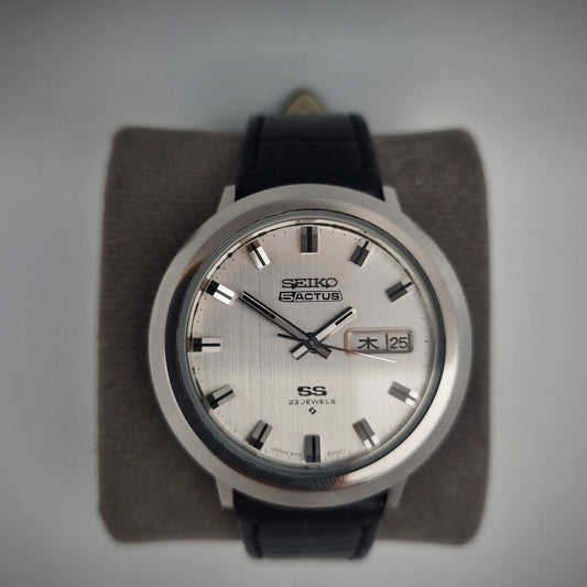 Seiko 5 Actus SS 6106-8750 Circle Silver Sunburst Dial