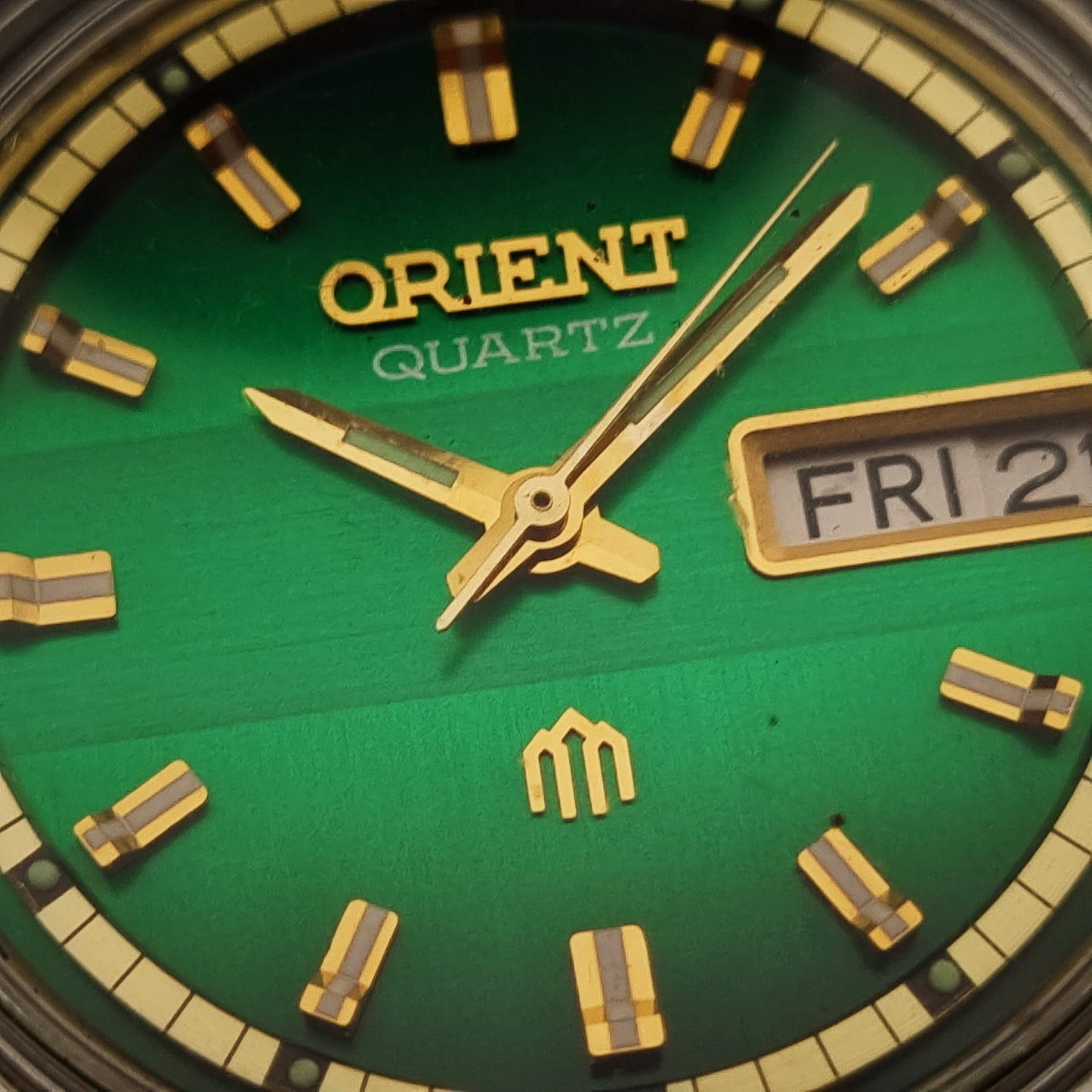 Orient Quartz Vintage V529601 Green Sunburst Dial