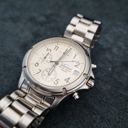 Seiko Chronograph Quartz V657-0820 White Cream Dial