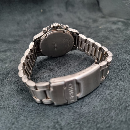 Seiko Chronograph Quartz V657-0820 White Cream Dial