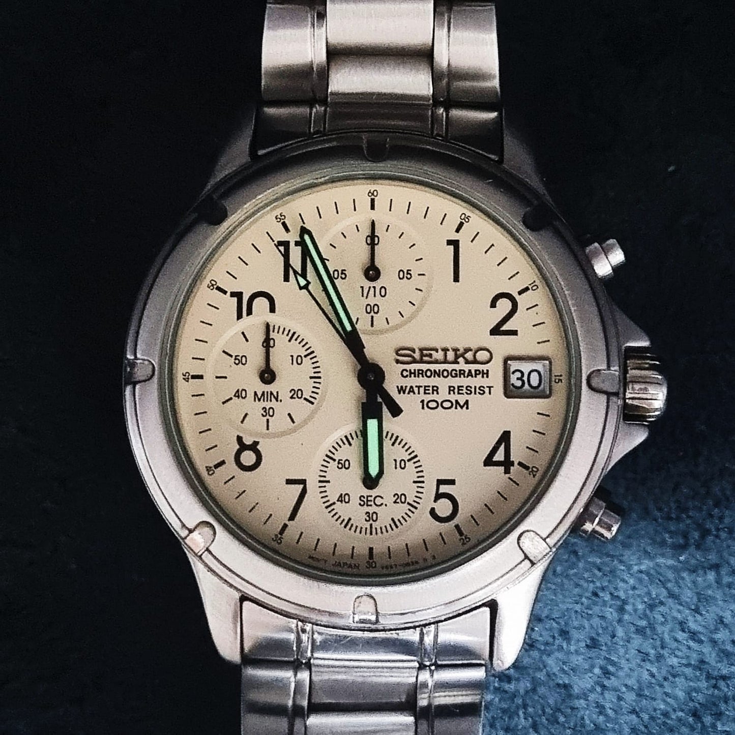Seiko Chronograph Quartz V657-0820 White Cream Dial