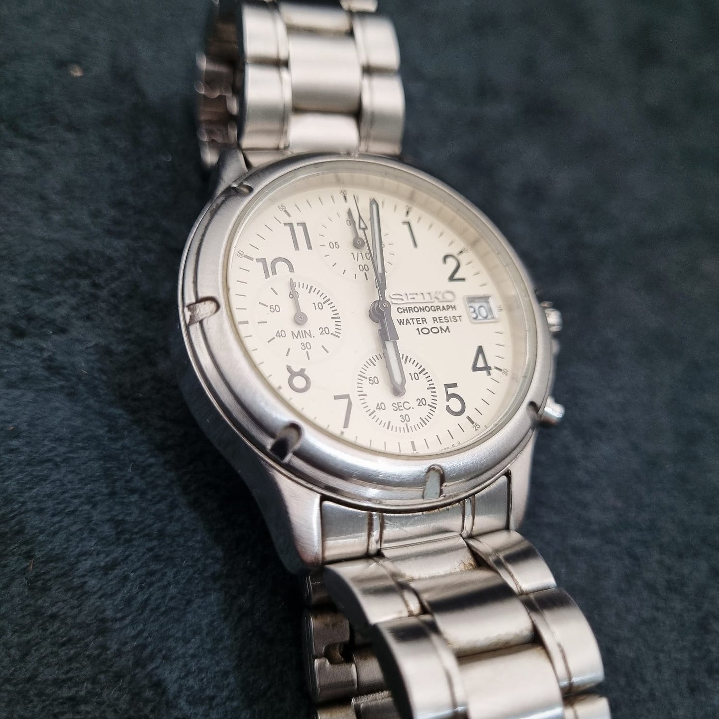 Seiko Chronograph Quartz V657-0820 White Cream Dial