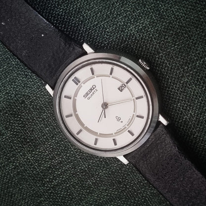 Seiko Vintage Quartz  7902-0030 Silver Sunburst Dial