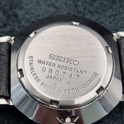 Seiko Vintage Quartz  7902-0030 Silver Sunburst Dial
