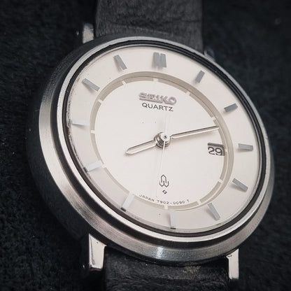 Seiko Vintage Quartz  7902-0030 Silver Sunburst Dial