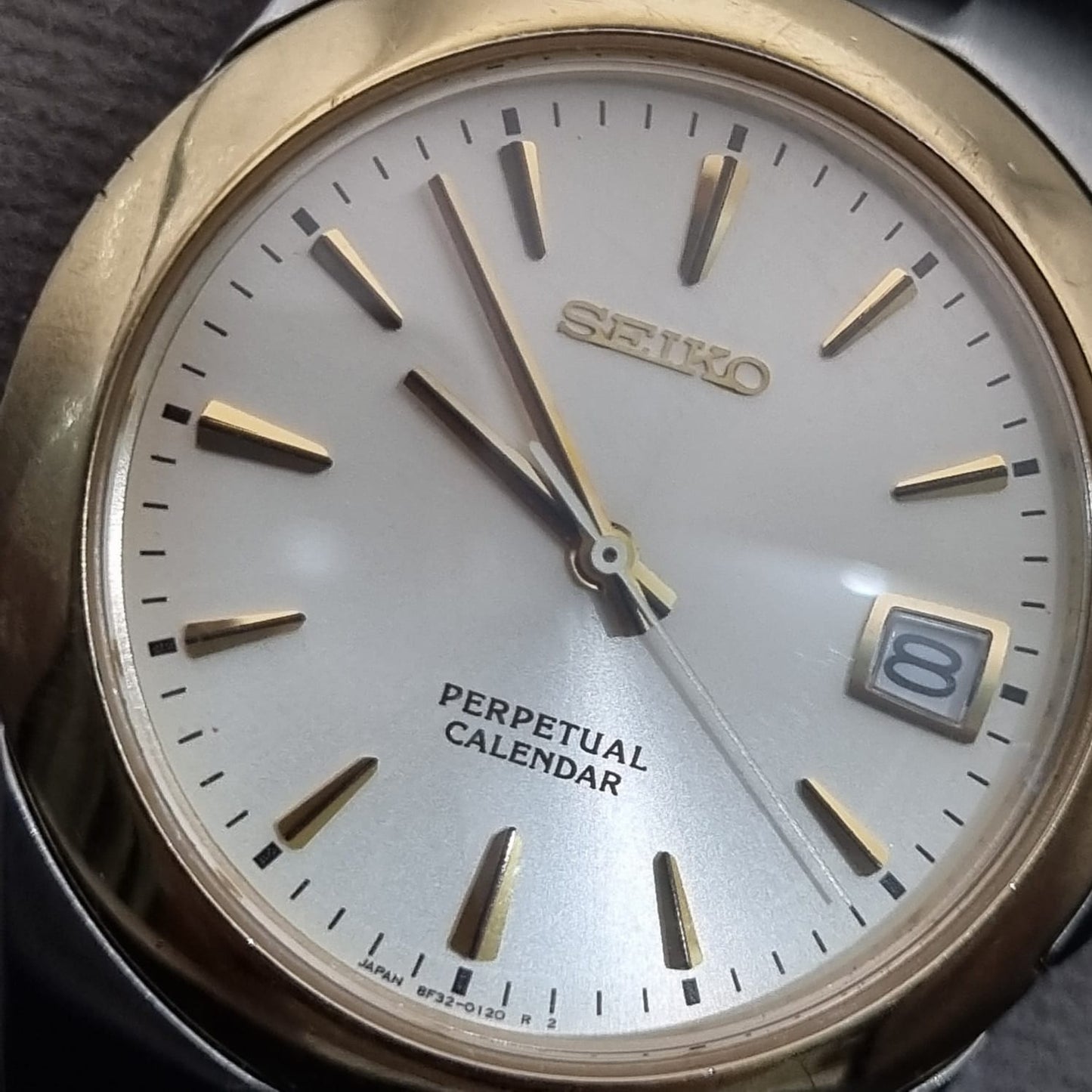 Seiko Perpetual Calender 8F32-0130 Silver Sunburst Gold Index