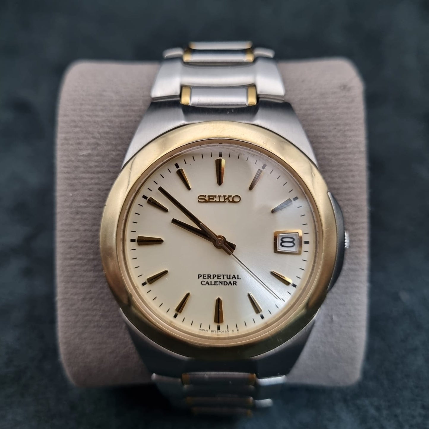 Seiko Perpetual Calender 8F32-0130 Silver Sunburst Gold Index