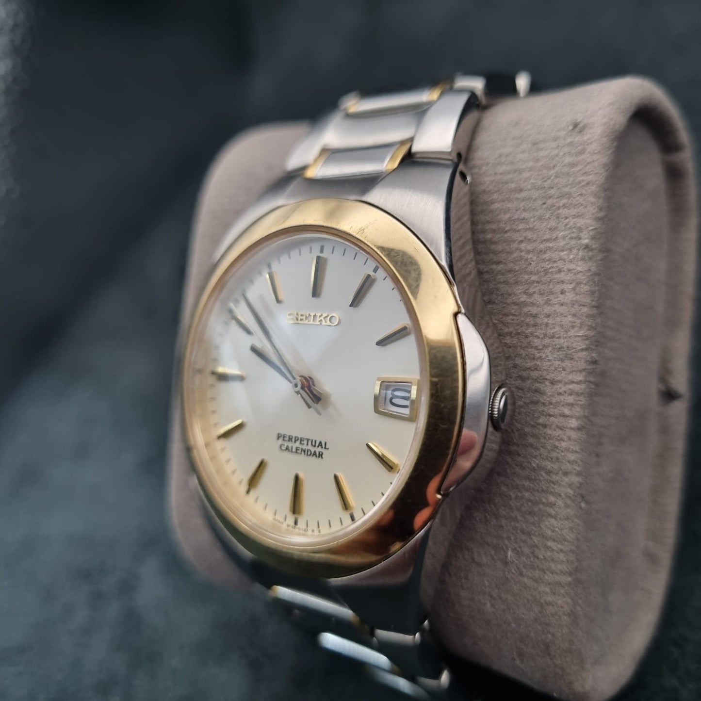 Seiko Perpetual Calender 8F32-0130 Silver Sunburst Gold Index