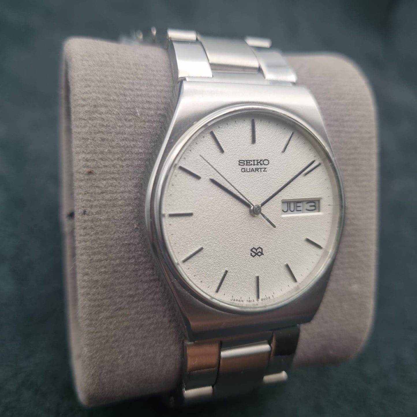 Seiko Quartz SQ 7813-8009 White Textured Dial