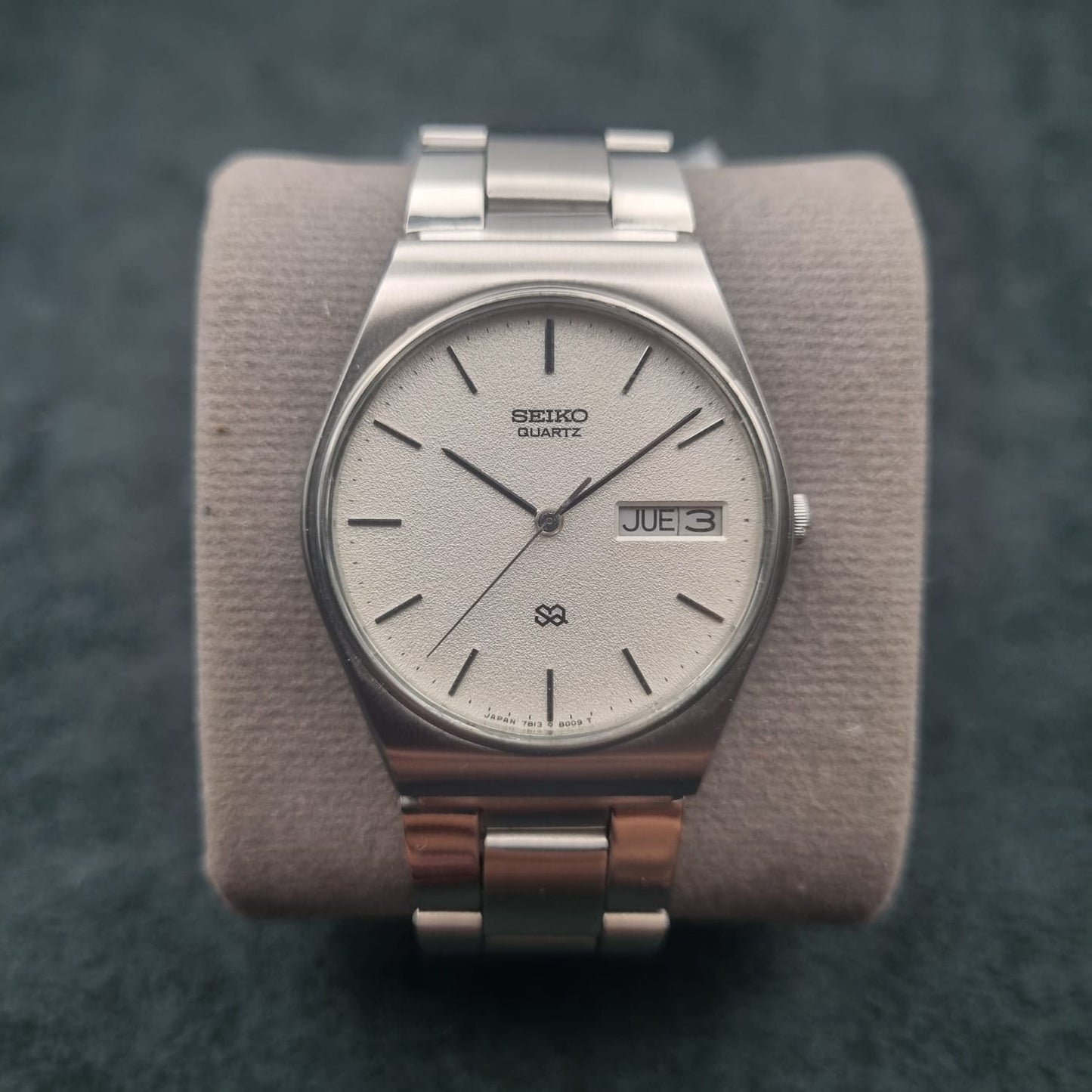 Seiko Quartz SQ 7813-8009 White Textured Dial