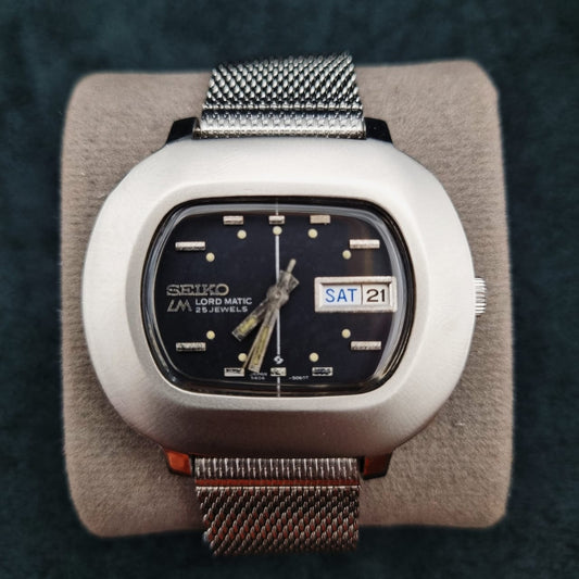 1970 Seiko Lord Matic LM 5606-5010 Cushion Shape Black Dial