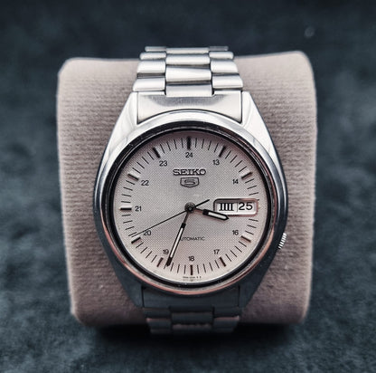 Seiko 5 Automatic 7S26-0480 Waffle Textured White Dial