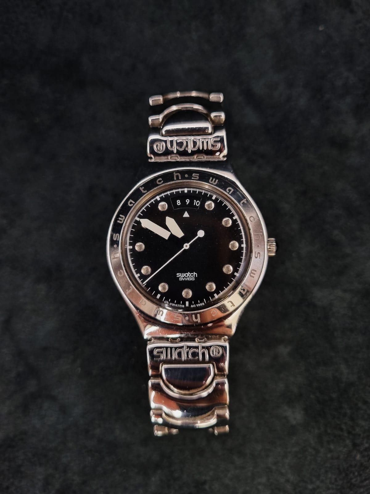 1999 Swatch Swiss Irony Date YGS414G Silver Tone Black Dial