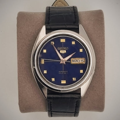 Seiko 5 Automatic 7009-3040 Navy Gradient Dial