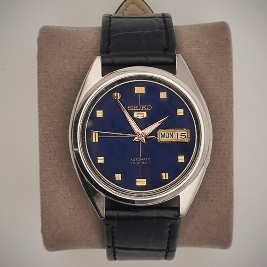 Seiko 5 Automatic 7009-3040 Navy Gradient Dial
